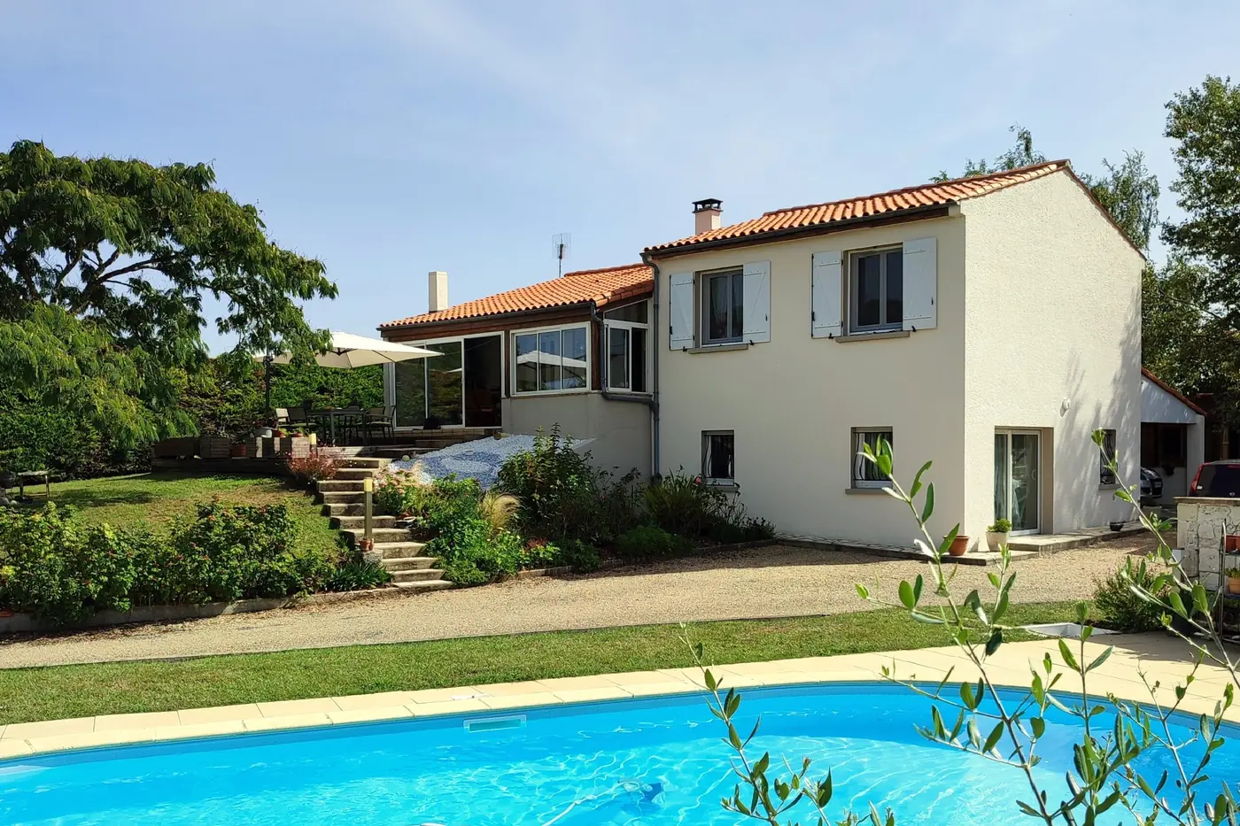 Maison charentaise avec jardin